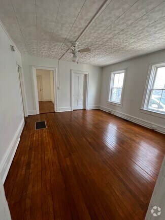 Building Photo - 77 Archibald St