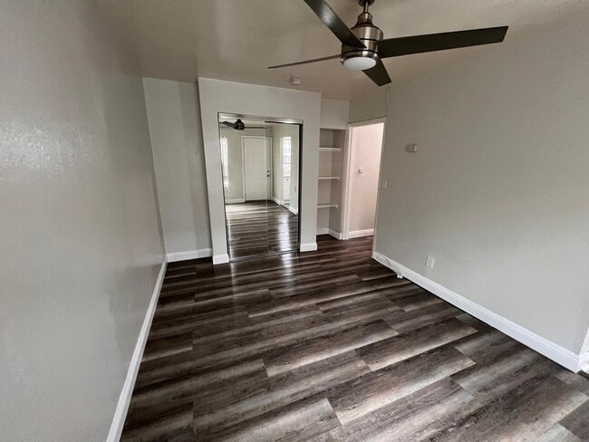 Foto del edificio - 849 1/2 West 84th Street