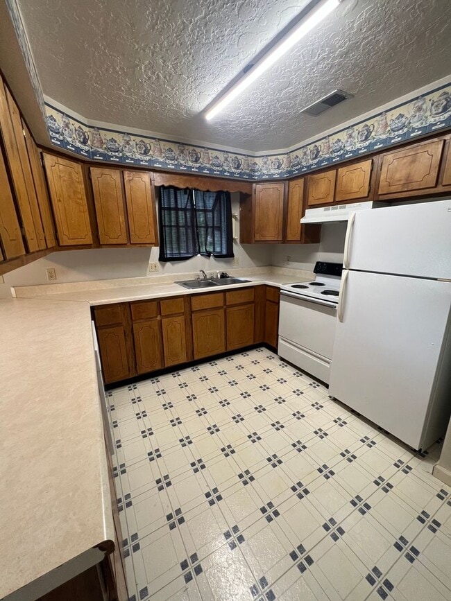 Building Photo - 405 Fonville St