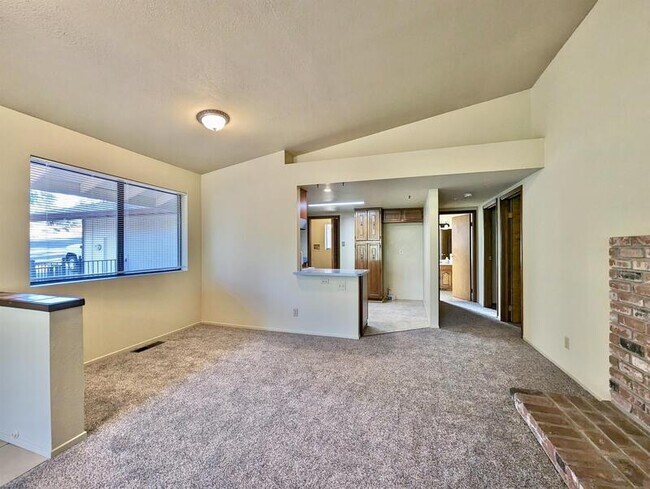 Foto del edificio - 16481 Tony Ct