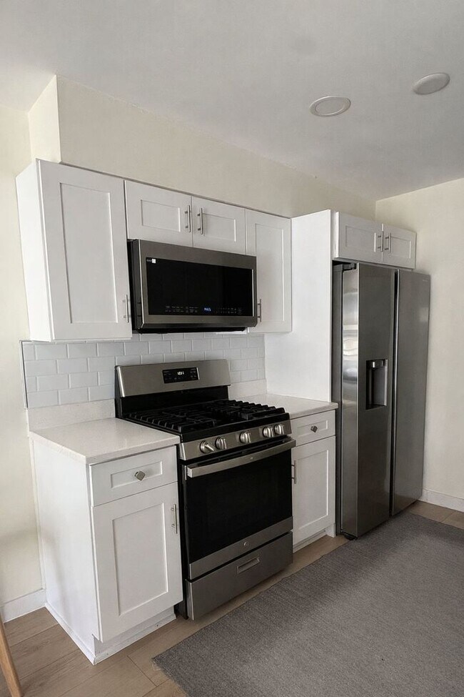 Foto del edificio - 463 Kennedy Pl