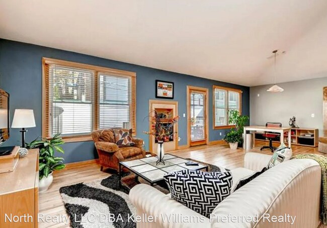 Building Photo - 1 br, 2 bath House - 1034 N. Logan St. #2S
