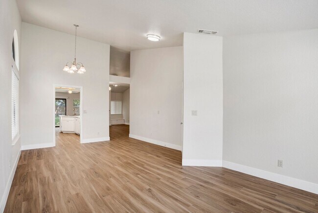 Foto del edificio - 14 Sea Anchor Ct