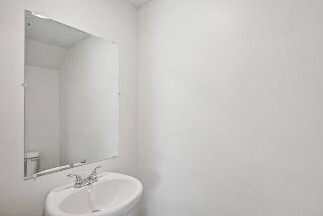 Foto del edificio - OPEN HOUSE – Saturday, September 20th | $1...