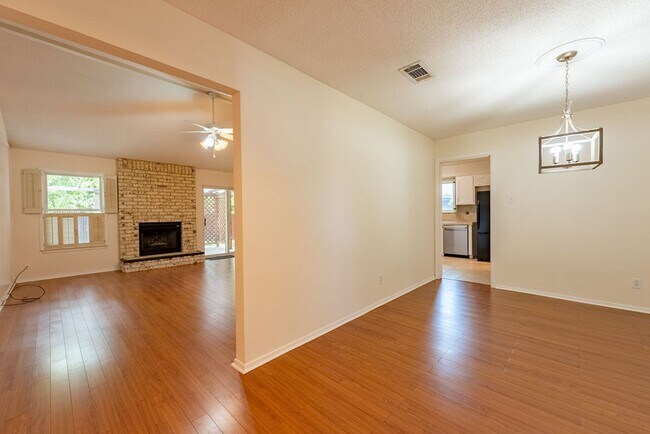 Foto del edificio - Amazing 3 bedroom, 2 bathroom home in Nort...