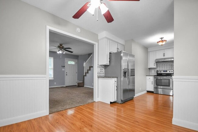 Building Photo - 706 Green Valley Ct