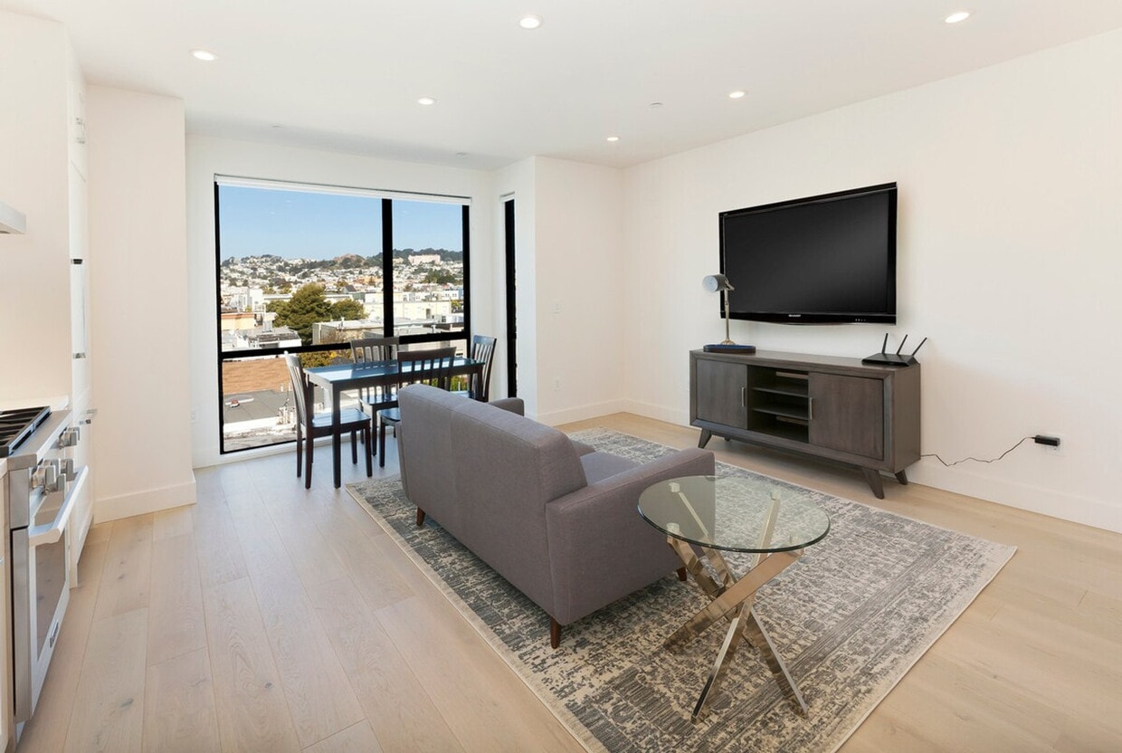 Primary Photo - 134B Lexington St