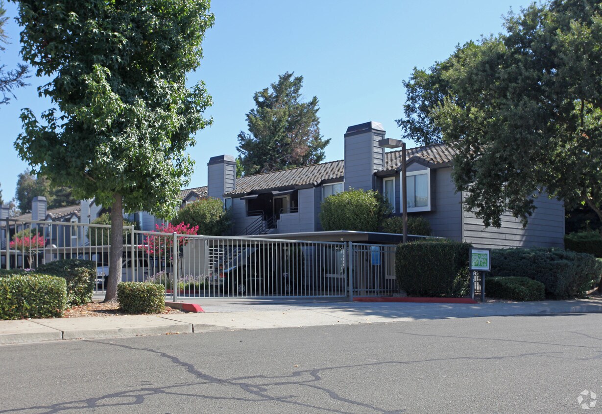 The Fountains Apartments in Lodi, CA