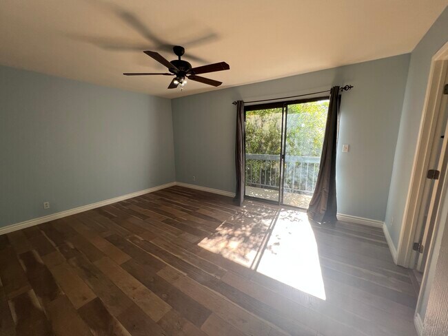 Foto del edificio - 17155 Chatsworth St