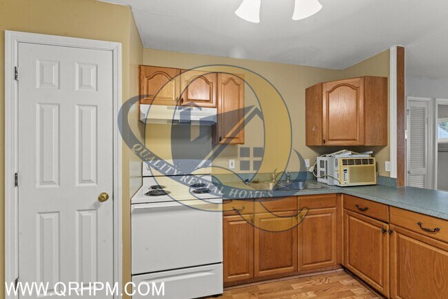 Foto del edificio - Available Now!!