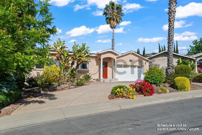 Building Photo - 41954 Benbow Dr