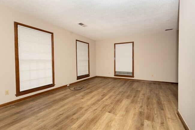 Building Photo - 769 Wilson Cir SW