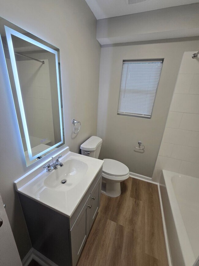 Building Photo - Welcome Home to Bellagio South Living: Where Comfort Meets Convenience