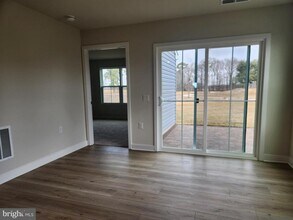 Building Photo - 377 Waterside Sq