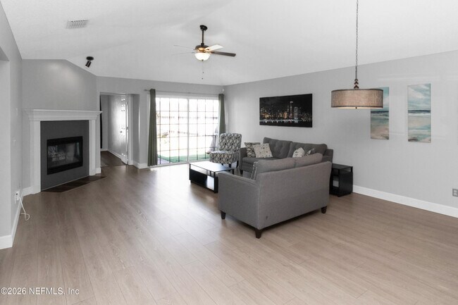 Foto del edificio - 1720 Wildwood Creek Ln