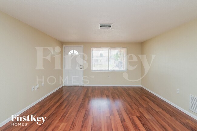 Foto del edificio - 3206 Coldwell Dr