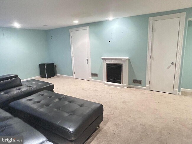Foto del edificio - 404 Snowflake Cir
