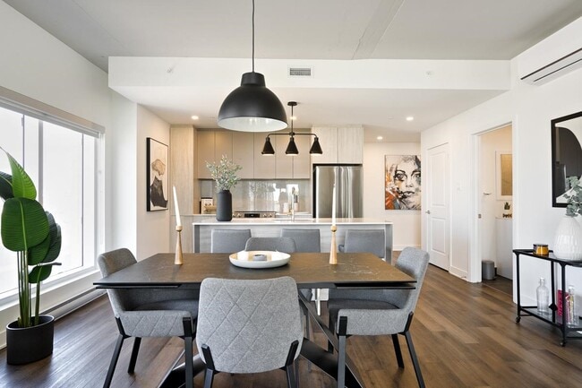 Building Photo - Le James Laval Apartments