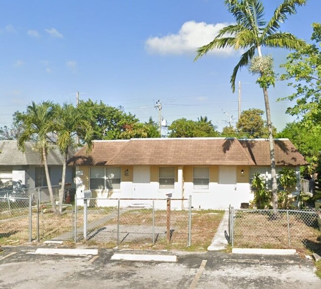 Building Photo - 1537 NW 8th Ave