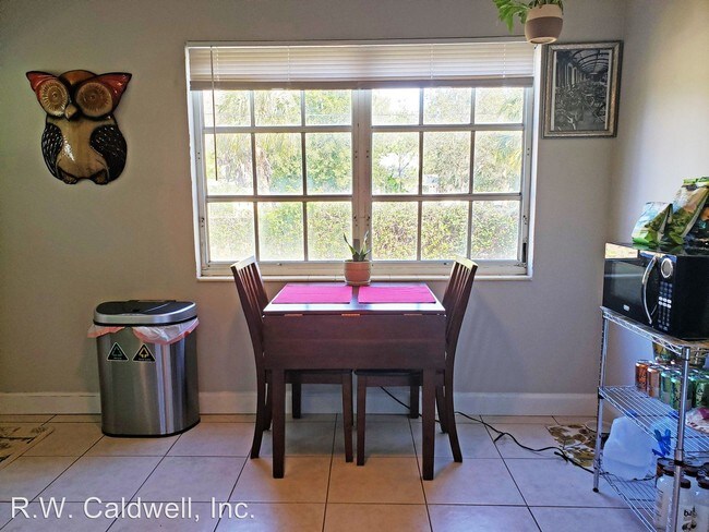 Building Photo - 2 br, 1 bath Apartment - 2601 54th Street S