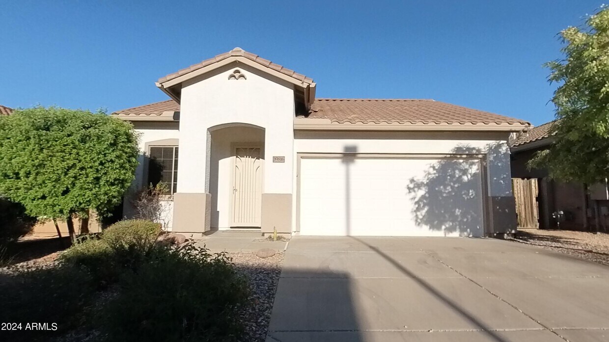 Primary Photo - 39816 N Thunder Hills Ln