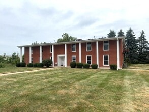 Building Photo - 418 Beloit St