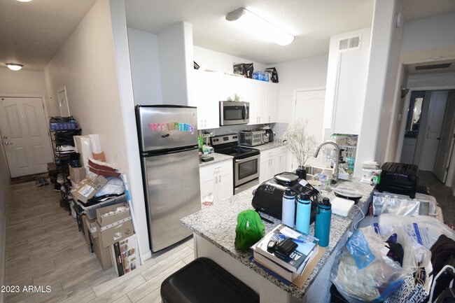 Foto del edificio - 5302 E Van Buren St