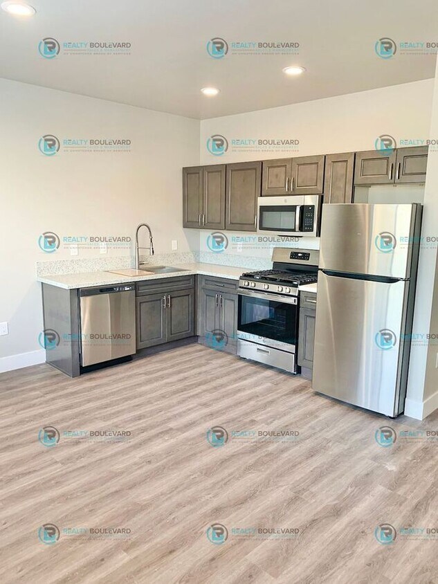 Primary Photo - 1/2 Month free! 1 Bedroom Apartment! Locat...