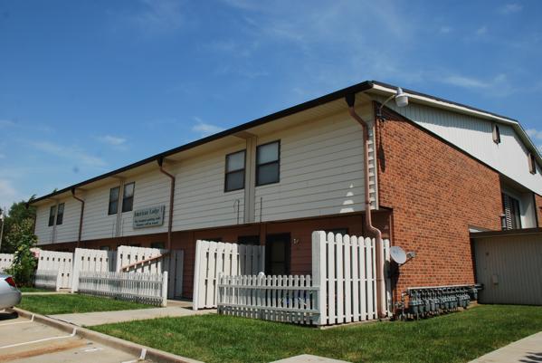 Primary Photo - 440 E Santa Fe Dr