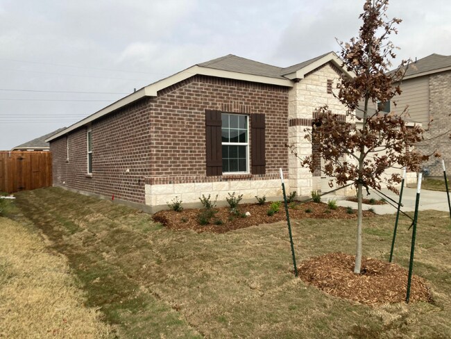 Building Photo - 1833 Elderberry St