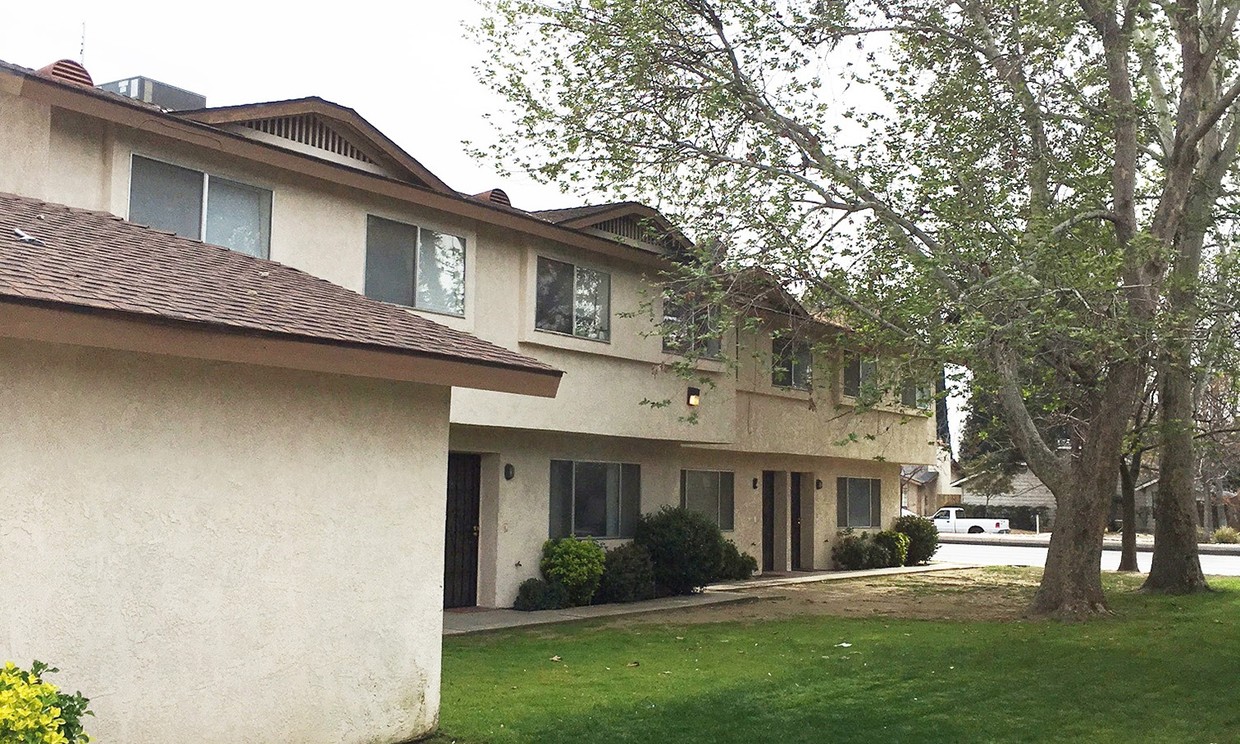 Primary Photo - 4206 White Ln
