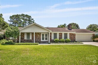 Building Photo - 204 Pine Grove Dr