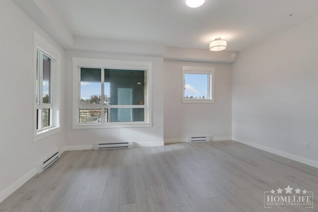 Building Photo - Outstanding Brand-New Top-Floor Unit | 2 Bed, 2 Bath
