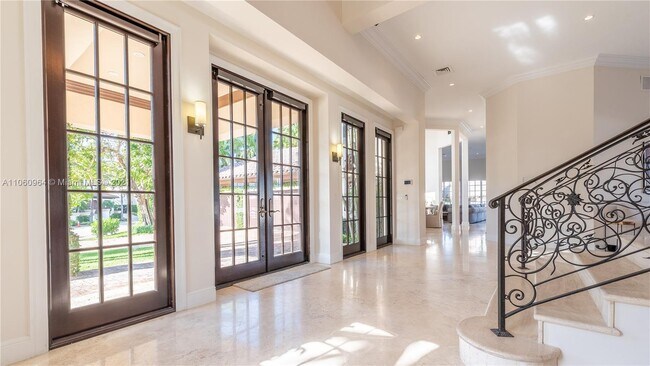 400 Royal Plaza Dr - 4