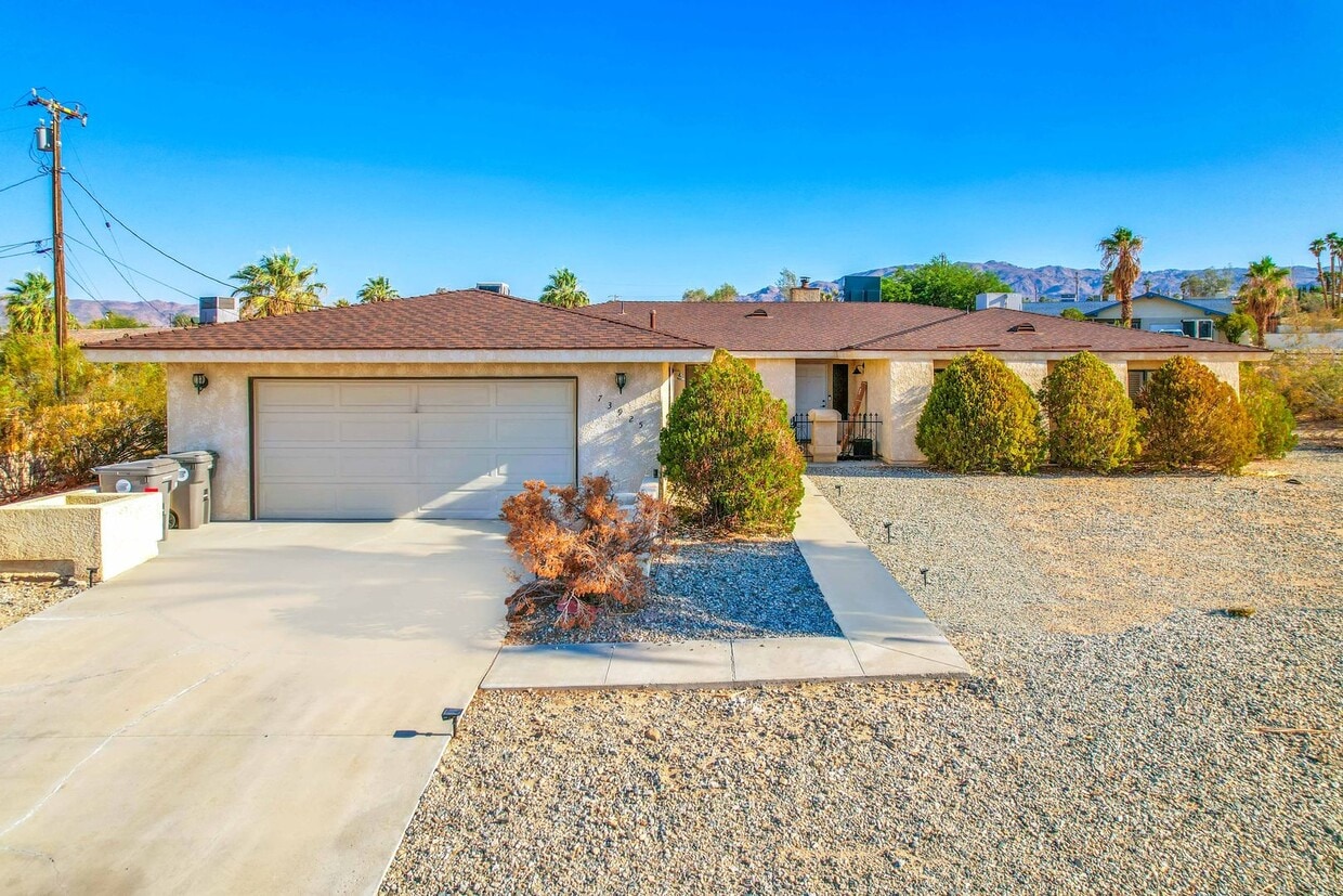 Primary Photo - Must See 4 bedroom 2 bath Home