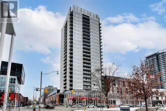 Building Photo - 170 Sumach St