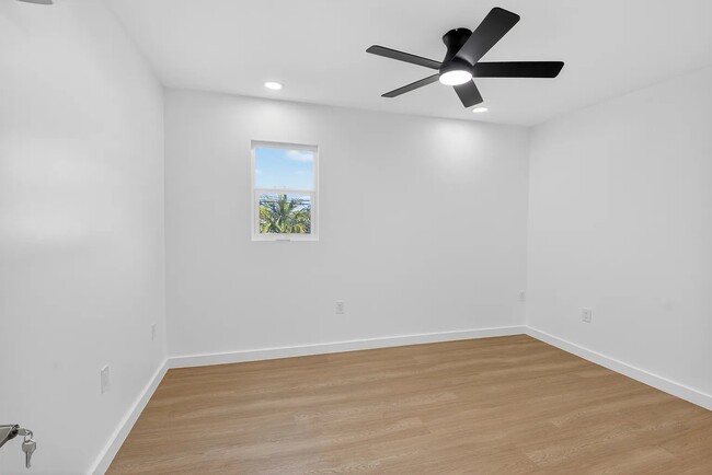 Foto del edificio - 379 NW 23rd St
