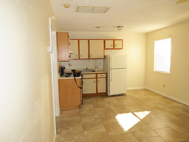 Building Photo - 106 Cardinal Dr