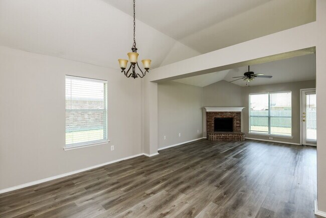 Building Photo - 1012 James Donald Ln