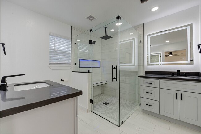 Building Photo - 3223 Cherry Hills Dr