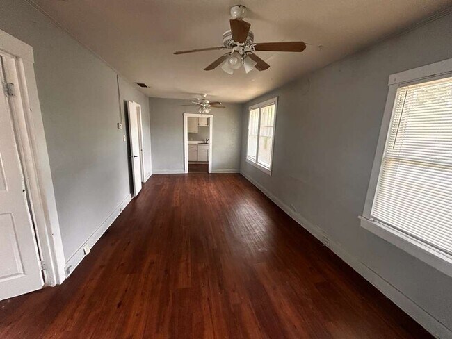 Building Photo - Charming Tampa Home – Great Location Near Seminole Heights & USF