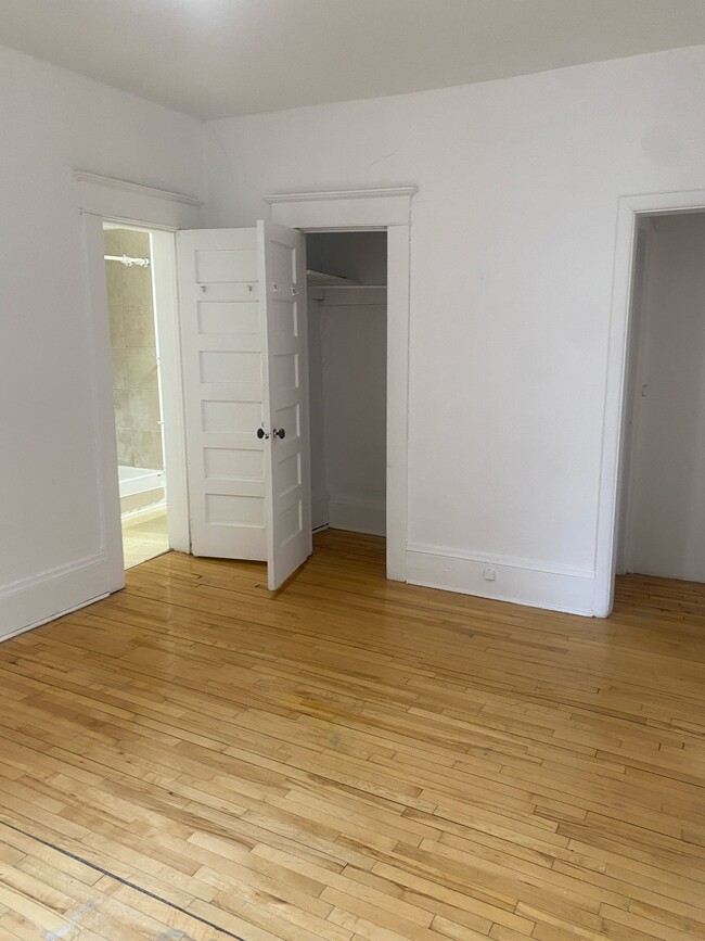 Building Photo - 362 Friel St