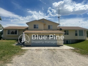 Building Photo - 1077 E 1300 N