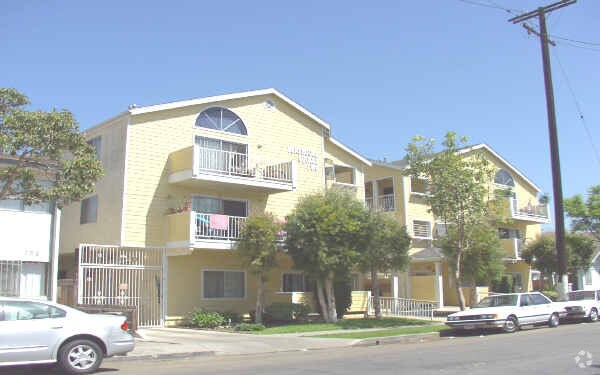 Building Photo - Penthouse Square One & Two