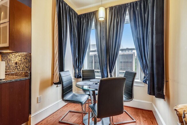 Foto del edificio - 1229 15th St NW