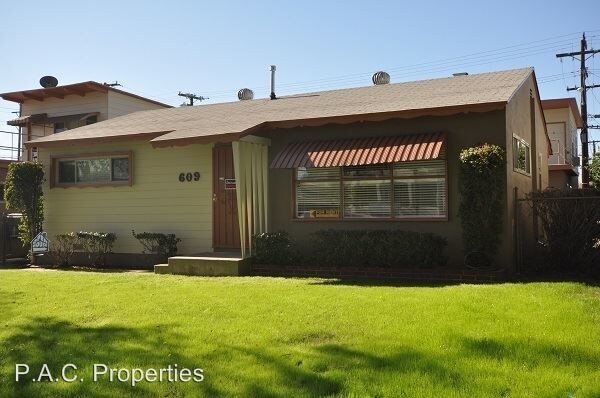 Building Photo - 605 N Hollywood Way