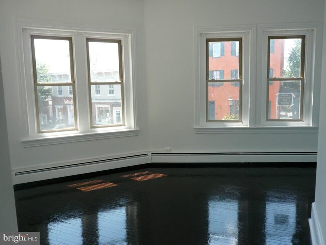 Building Photo - 33 N Main St