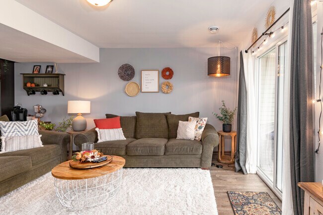 Sala de estar - Pineview Townhomes