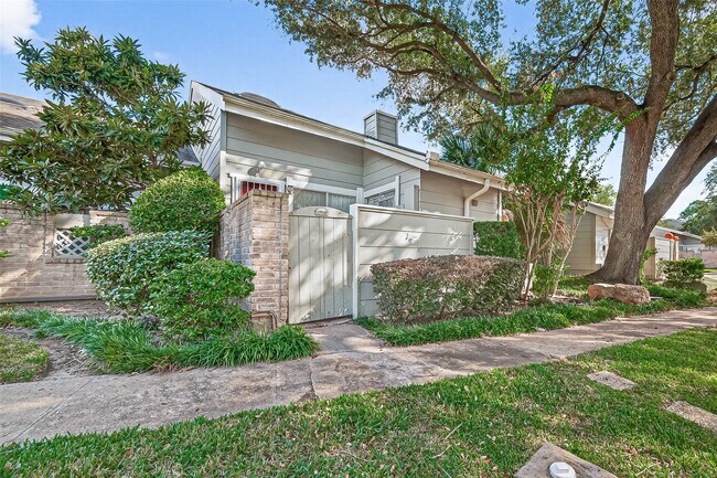 Building Photo - 13040 Greenway Chase Ct