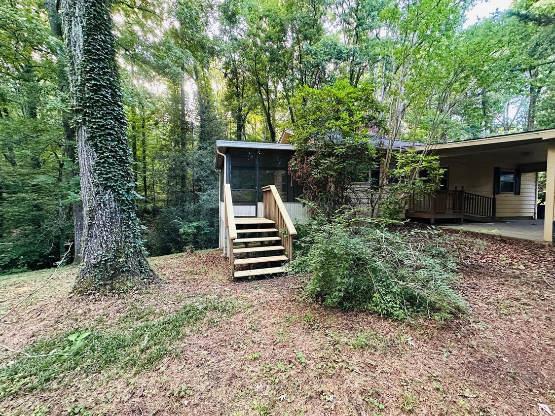 Building Photo - 110 Chatham Ln